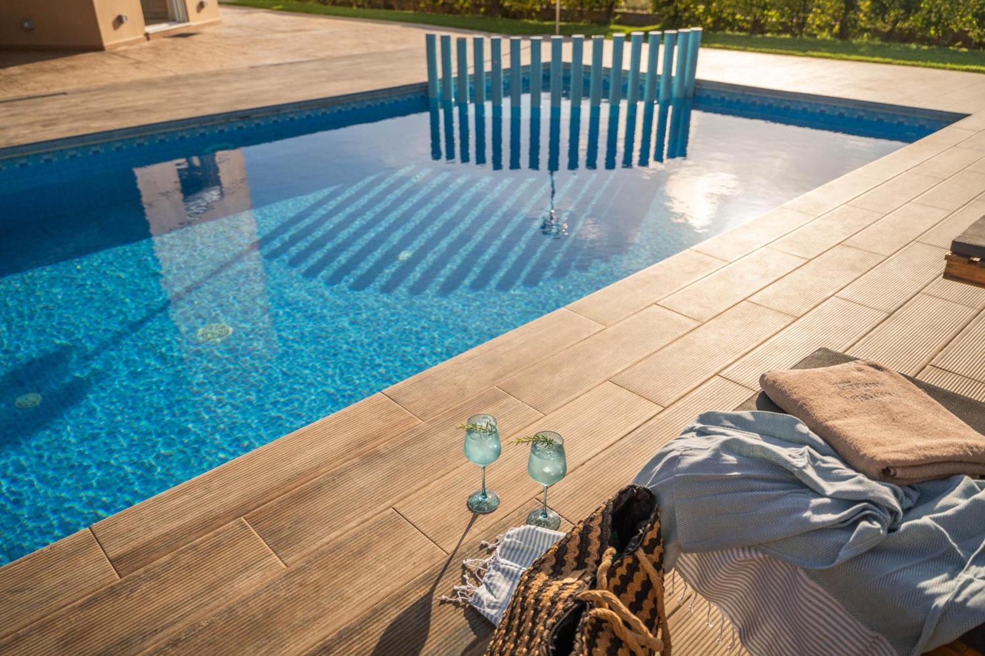Villa Ariella With Sea View Агия-Марина Экстерьер фото